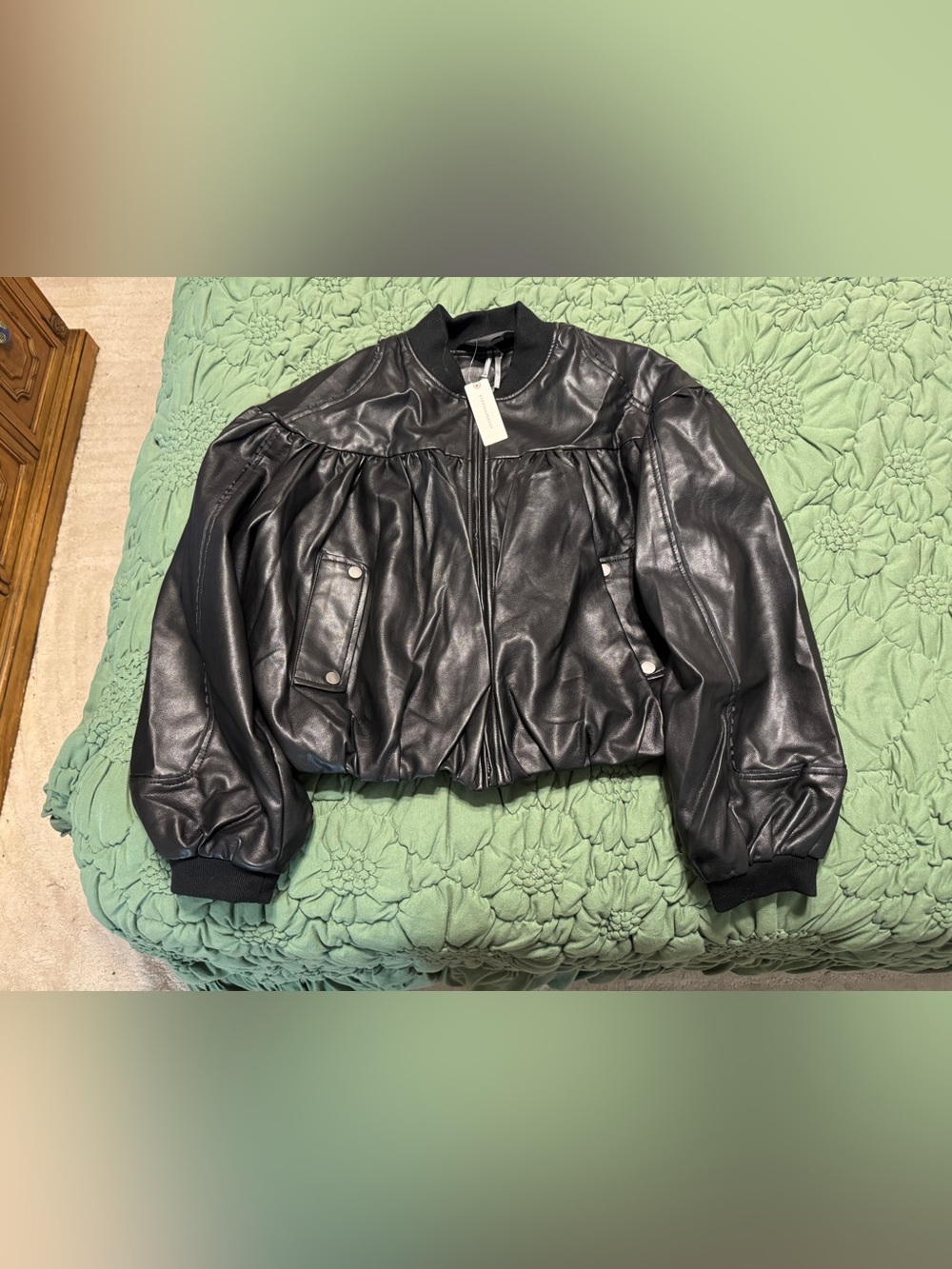 ✨ Anthropologie Faux Leather Crop Bubble Bomber Jacket Sz M - Picture 9 of 9